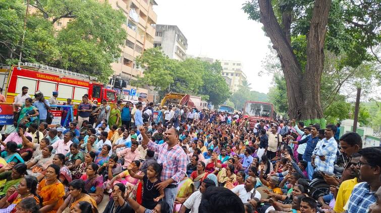 Part time teachers protest in Chennai; Protest begins - Police arrest Teachers Protest: படையெடுத்த பகுதிநேர ஆசிரியர்கள்; சென்னையில் தொடங்கிய போராட்டம்- கைது செய்யும் காவல்துறை!