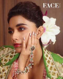 Keerthy Suresh Photos இரண்டு நாளில் திருமணம்; 'FACE' மேகசீனுக்கு கீர்த்தி சுரேஷ் நடத்திய ஹாட் போட்டோ ஷூட் வைரல்!