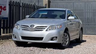लॉन्च से पहले सामने आया नई Toyota Camry का टीजर, पावरट्रेन से फीचर्स तक जानें सब
