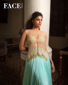 Keerthy Suresh : కీర్తి సురేష్ స్టన్నింగ్ ఫోటోషూట్.. కాబోయే పెళ్లికూతురు మోడ్రన్ మహానటిగా మారిపోయిందిగా