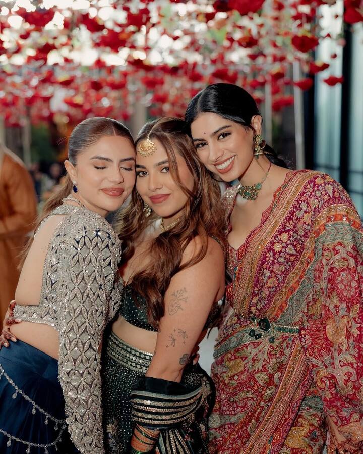 Let us know what do you think of Aaliyah Kashyap's wedding pictures. ( All Pics Credit: Instagram/@aaliyahkashyap)