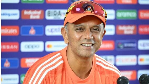 India Vs Australia : राहुल द्रविडकडून ओपनिंग करा! सुनील गावस्करांनी फिरकी घेताच 20 वर्षांपूर्वीचा इतिहास आठवला