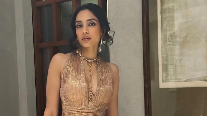 Sobhita Dhulipala and Naga Chaitanya tied the knot on December 4, 2024, in a traditional Telugu ceremony, surrounded by close friends and family.