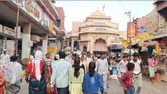 पंढरपूर ओव्हरपॅक, विठ्ठलाच्या पदस्पर्शासाठी भाविकांना 5-6 तासांची प्रतीक्षा,मुखदर्शनासाठीही भलीमोठी रांग