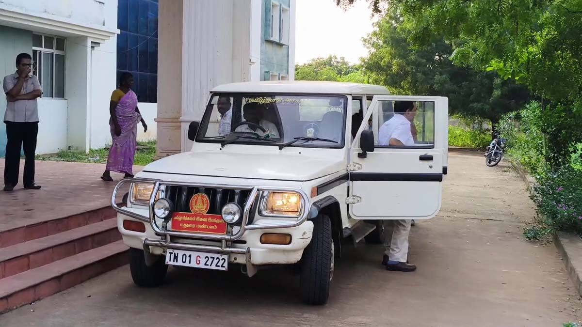 “தேவையில்லாத ஆபாச பேச்சுகளை பேசுகிறார்” - 28 மாணவிகள் கொடுத்த புகாரால் பரபரப்பு