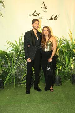 Aaliyah Kashyap Wedding Reception: गोल्ड प्लेटेड ड्रेस में मॉडर्न ब्राइड बनीं आलिया, साड़ी में छाईं सुहाना खान, देखें तस्वीरें