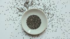 রোজ মুঠো মুঠো চিয়া সিড খাচ্ছেন? অজান্তেই বাড়ছে বিপদ, শরীরে কী কী সমস্যা হতে পারে?