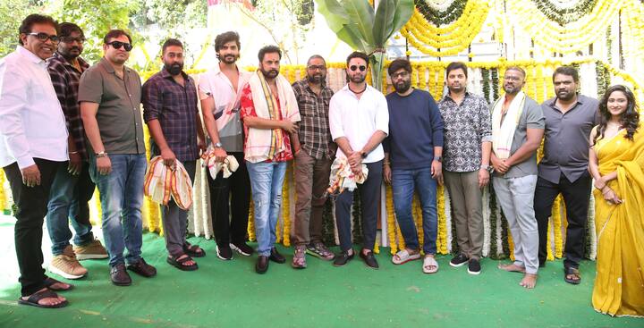 Actor Shivaji New Movie: ఉత్తమ ప్రాంతీయ చిత్రంగా జాతీయ పురస్కారం అందుకున్న 'కలర్ ఫోటో'తో పాటు కార్తికేయ గుమ్మకొండ బ్లాక్ బస్టర్ మూవీ 'బెదురులంక 2012' ప్రొడ్యూస్ చేసింది లౌక్య ఎంటర్టైన్మెంట్స్ అధినేత రవీంద్ర బెనర్జీ (బన్నీ) ముప్పానేని. ఆయన ప్రొడ్యూస్ చేస్తున్న సినిమా 'దండోరా'. మురళీకాంత్ దర్శకత్వం వహిస్తున్న ఈ సినిమా బుధవారం ఫిల్మ్ నగర్లోని రామానాయుడు స్టూడియోలో పూజతో ప్రారంభమైంది.