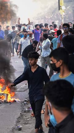 Bangladesh Violence: बांग्लादेश में हिंदुओं पर हो रहे जुल्म के खिलाफ जम्मू में प्रदर्शन | ABP Shorts