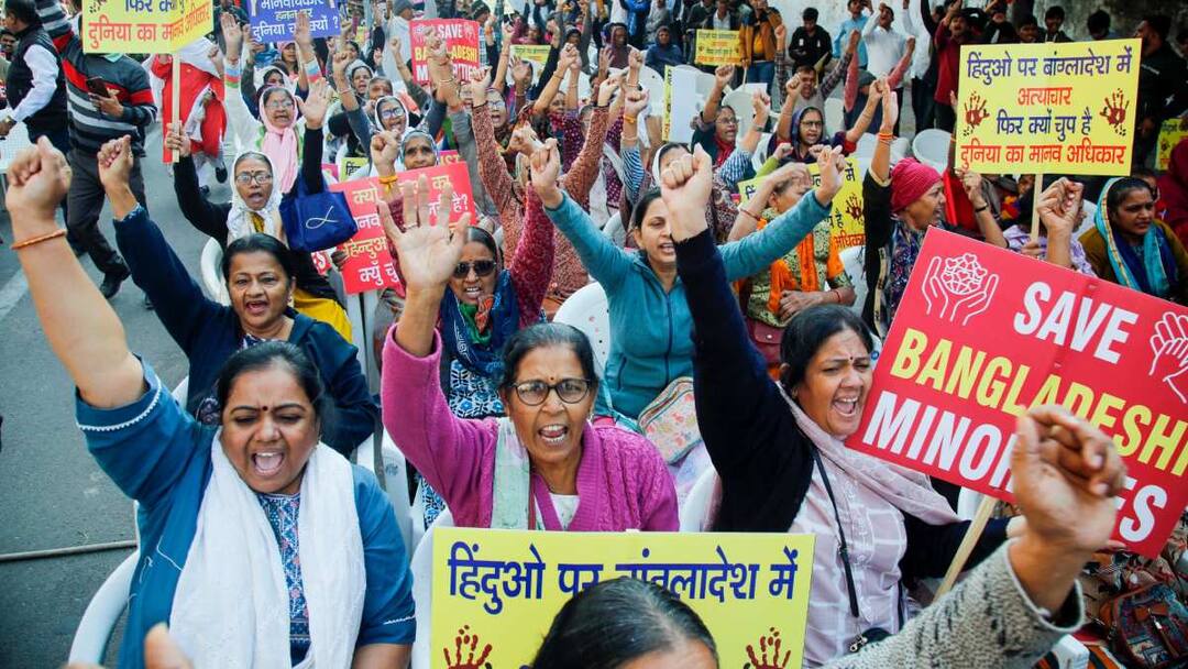 'बांग्लादेश में हर उम्र की महिलाओं के साथ हो रहा रेप', हिंदुओं के खिलाफ हमले पर भड़कीं साध्वी ऋतंभरा Sadhvi Rithambara on Bangladesh hindu attacked all ages Women harassed questioned from UN ann 'बांग्लादेश में हर उम्र की महिलाओं के साथ हो रहा रेप', हिंदुओं के खिलाफ हमले पर भड़कीं साध्वी ऋतंभरा