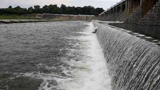 Poondi Dam: சென்னைக்கு வெள்ள அபாய எச்சரிக்கை... அபாய கட்டத்தை நெருங்கிய பூண்டி நீர்த்தேக்கம்.. திறந்துவிடப்பட்ட நீர்...!