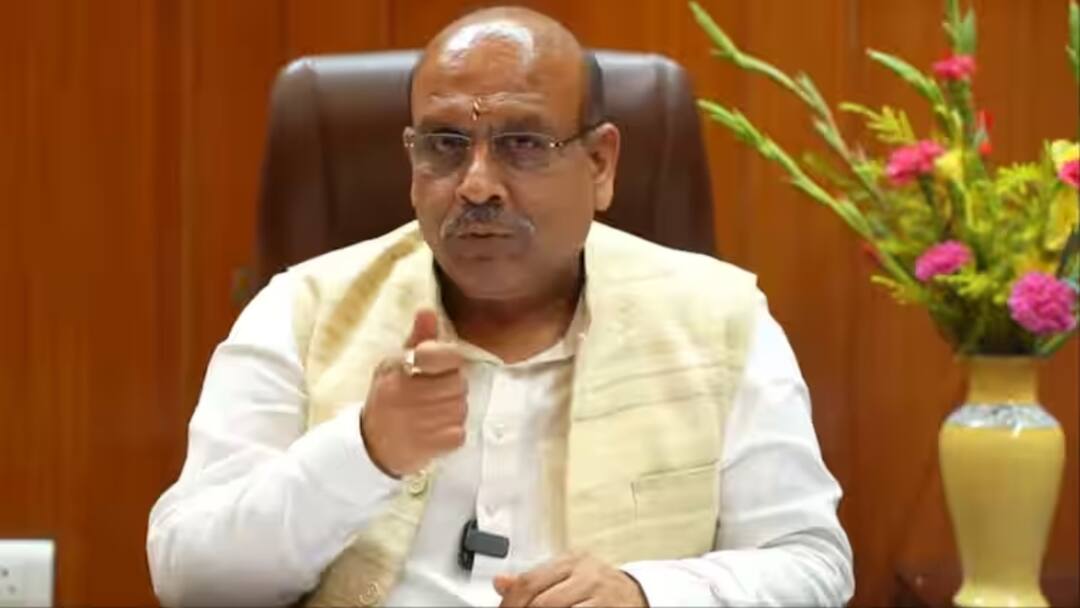 Vijender Gupta targets Arvind Kejriwal on his promise to give Rs 2100 per month to women ANN 'चुनाव के बाद...', महिलाओं को 2100 रुपये देने के केजरीवाल के वादे पर विजेंद्र गुप्ता ने साधा निशाना