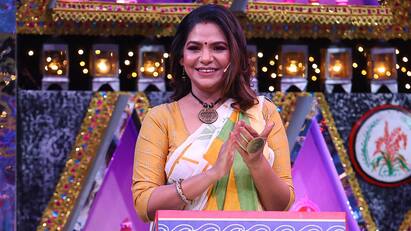 from a Chhau dance team to higher study of daughter Sudipta Chakraborty show Lakh Takar Laxmilabh become a key to dream Sudipta Chakraborty: কেউ গড়তে চান মহিলা শিল্পীদের নিয়ে ছৌ-নাচের দল, কেউ পড়াতে চান মেয়েকে... সুদীপ্তার শো যেন স্বপ্নপূরণের চাবিকাঠি