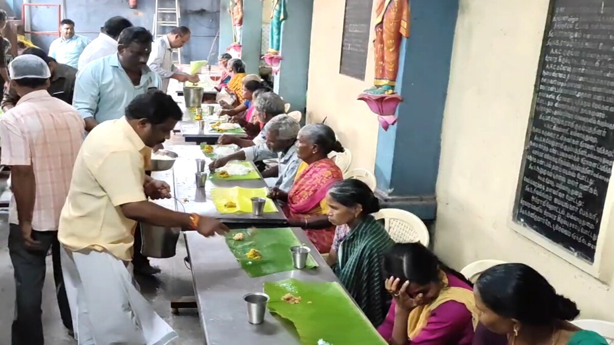 ரஜினிக்கு இப்படிப்பட்ட ரசிகர்களா? என்ன பண்ணியிருக்காங்க பாருங்க...?