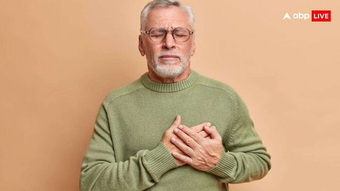 Is your chest feeling tight in cold weather could be a sign of a heart attack ठंड के मौसम में सीने में होने लगी है जकड़न? हार्ट अटैक का हो सकता है संकेत