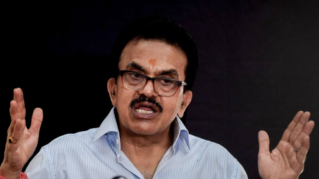 Maharashtra Cabinet Expansion Sanjay Nirupam Reaction On Shiv Sena Eknath Shinde NCP Ajit Pawar Leader Of opposition महाराष्ट्र में कैबिनेट विस्तार पर संजय निरुपम का बड़ा बयान, 'समय लगेगा, क्योंकि...', MVA के लिए कह दी झटके वाली बात