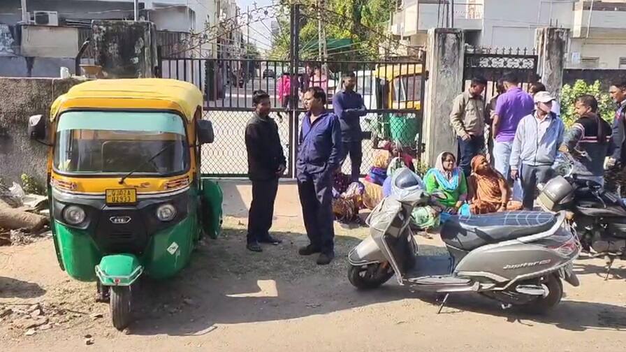 Mehsana One person died due to cold in Mehsana Mehsana: મહેસાણામાં ઠંડીના કારણે એકનું મોત, રીક્ષામાંથી મળ્યો મૃતદેહ