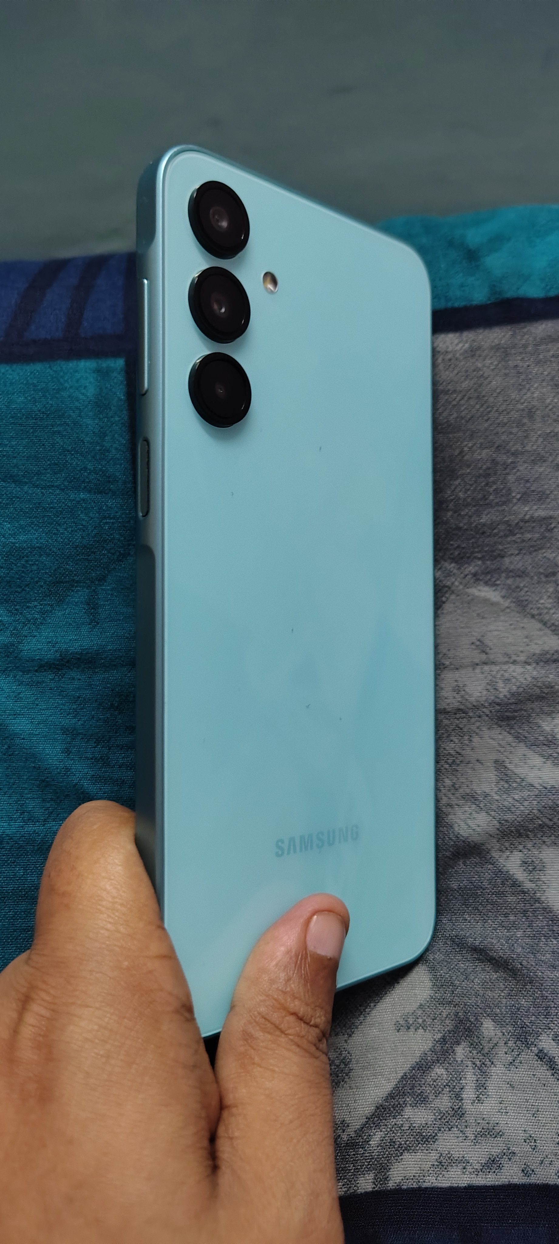 Samsung Galaxy A16 5G का डिटेल्ड रिव्यू, जानें क्या आपको यह फोन खरीदना चाहिए या नहीं?