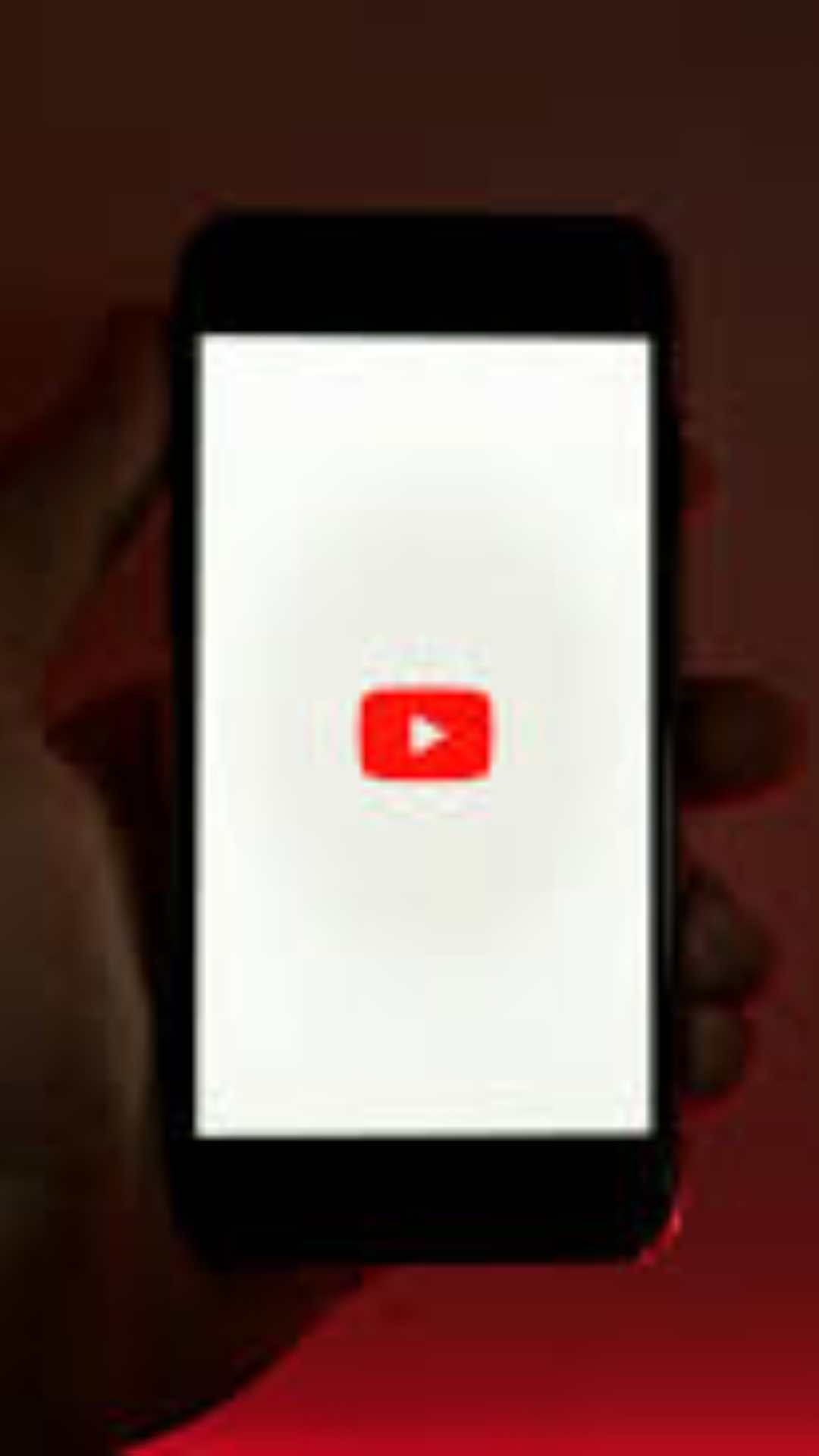 Google और YouTube पर अकाउंट बनाने के लिए उपयोगकर्ता की न्यूनतम उम्र 13 साल होनी चाहिए.