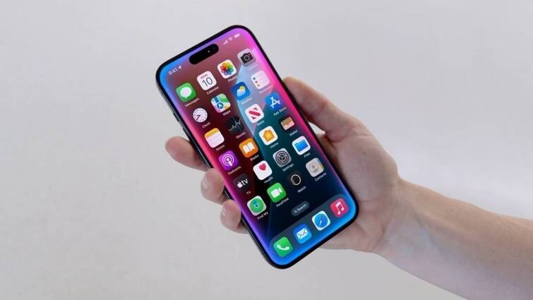 apple releases ios 18 2 updates for iphone with additional intelligence feature know more iphone के लिए Apple लाई iOS 18.2 अपडेट, इन मॉडल्स को मिलेंगे Genmoji समेत कई नए फीचर्स