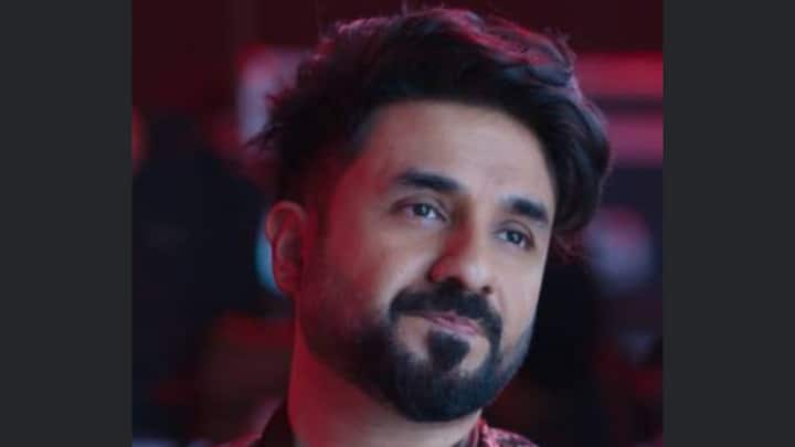 6. Vir Das - Call Me Bae: Stand up comedian-actor Vir Das made waves on OTT with his role in Call Me Bae. Playing a flamboyant and witty character, Das's comedic flair was on full display, but he also brought emotional depth to his role, surprising viewers. His ability to blend humor with poignant moments made him a standout performer. His transition from stand-up comedy to narrative storytelling on OTT continues to win him new fans and critical acclaim alike. (Image Source: Special Arrangement)