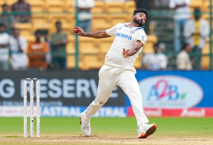 सिराज की कमाई का मुख्य जरिया BCCI का कॉन्ट्रैक्ट, आईपीएल सैलरी, मैच फीस और ब्रांड एंडोर्समेंट है. इस बार आईपीएल के जरिए सिराज की सैलरी में अच्छा इजाफा हुआ है.