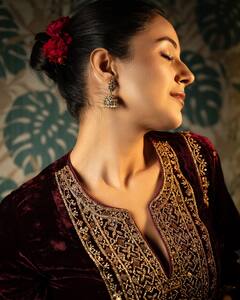 PHOTO: शहनाज गिलच्या साधेपणाच्या प्रेमात तुम्हीही पडाल, तिच्या सौंदर्याने वेधलं सर्वांचे लक्ष!