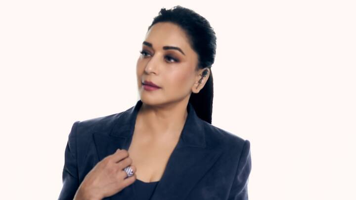 Madhuri Dixit Unknown Facts: অভিনয়ের পাশাপাশি নাচেও ভীষণ দক্ষ অভিনেত্রী। ছোটবেলা থেকেই নাচ শেখেন তিনি। মাত্র ৩ বছর বয়স থেকে নাচ শিখতে শুরু করেন মাধুরী দিক্ষীত।