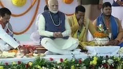 प्रयागराज में पीएम नरेंद्र मोदी ने देखी महाकुंभ की महातैयारी, संगम तट पर किया कुंभाभिषेकम, देखें Exclusive तस्वीरें