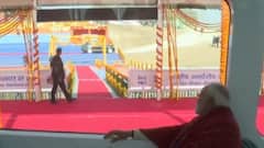 Mahakumbh 2025 की तैयारियों का जायजा लेने प्रयागराज पहुंचे पीएम मोदी, लिया क्रूज का आनंद, सामने आईं खास तस्वीरें