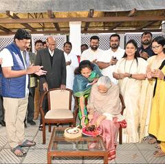 प्रतिभा पवार यांचा वाढदिवस, सुप्रिया सुळेंसोबत केक कापला!