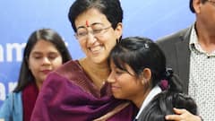 क्या दिल्ली में बिना वोटर कार्ड वाली महिलाओं को नहीं मिलेंगे एक हजार रुपये? ये हैं नियम