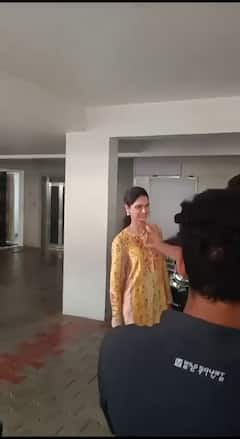 Allu Arjun Arrest Time: భార్యకు ముద్దిచ్చి - నాన్నకు ధైర్యం చెప్పి.. అరెస్టు వేళ అల్లు అర్జున్ ఇంటి వద్ద ఎమోషనల్‌ సీన్స్!