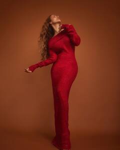 Malaika Arora: 51 वर्षीय मलायका अरोराने फ्लॉन्ट केली कर्वी फिगर, तिच्या जबरदस्त लुकने वेधलं लक्ष!