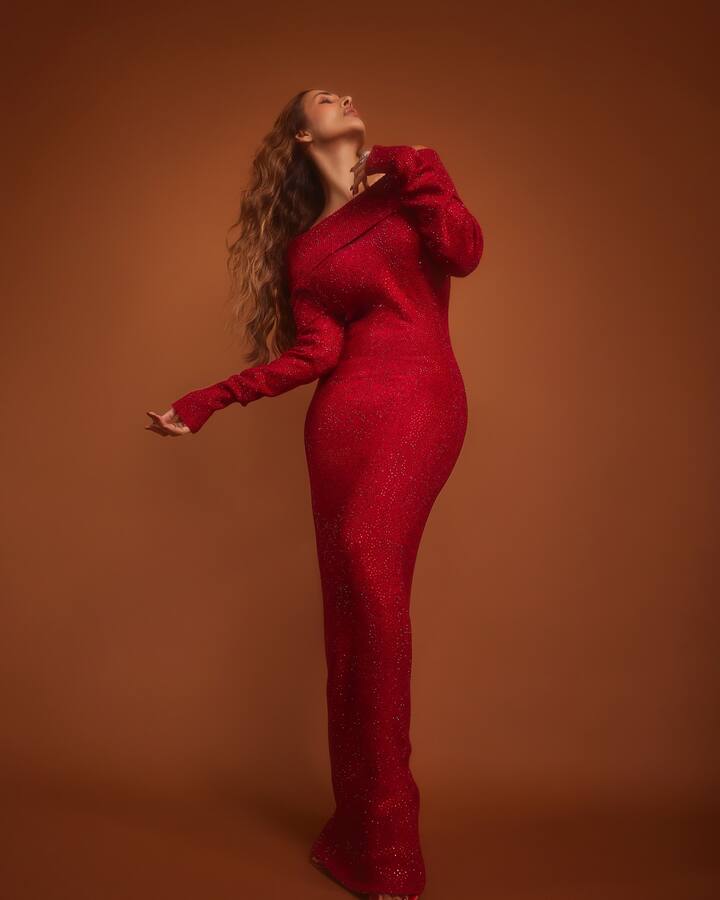 आज मलाइकाला पाहता ती 51 वर्षांची आहे याचा अंदाज लावता येत नाही.