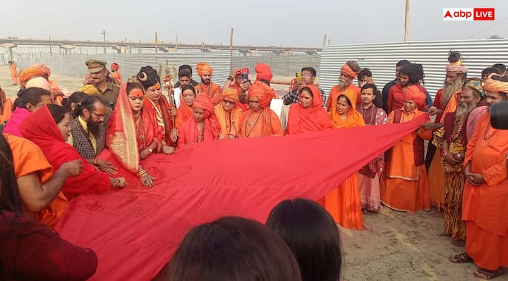 आम तौर पर एरिना में उस स्थान को कहा जाता है जहां रेसलर रेसलर होते हैं। लेकिन क्या आप जानते हैं कि कुंभ में साधु-संतों के समूह को क्यों कहा जाता है। बताइये कि साधु-संतों के समूह को एरिना नाम आदि पूर्वजों ने दिया है।