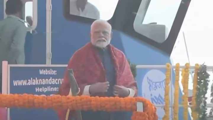 इन परियोजनाओं से श्रद्धालुओं की पहुंच आसान होगी और आध्यात्मिक पर्यटन को भी बढ़ावा मिलेगा. प्रधानमंत्री कुंभ ‘सहायक’ चैटबॉट की भी शुरुआत करेंगे. कृत्रिम बुद्धमत्ता (एआई) पर आधारित यह चैटबॉट महाकुंभ मेला 2025 के बारे में श्रद्धालुओं को मार्गदर्शन और कार्यक्रमों की नवीनतम जानकारी प्रदान करेगा.