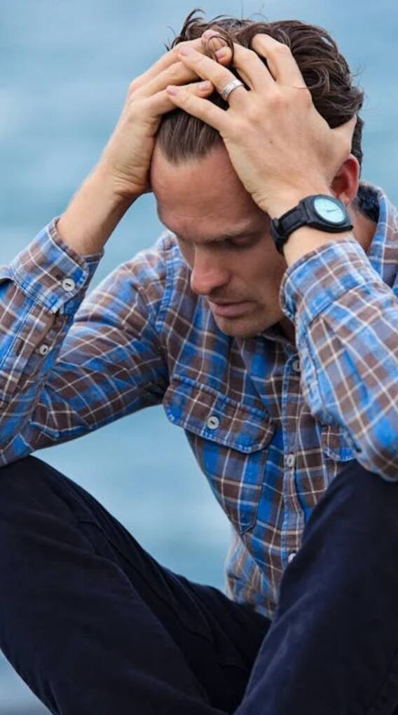 सुसाइड से पहले ऐसी हरकतें करते हैं इंसान