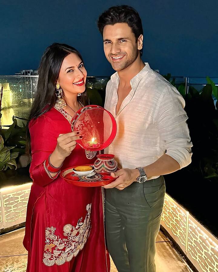 बता दें कि शरद के बाद दिव्यांका की लाइफ में विवेक दहिया की एंट्री हुई. जिनसे उन्होंने साल 2016 में शादी कर ली थी. आज ये कपल अपने काम के साथ सोशल मीडिया पर भी काफी एक्टिव है.