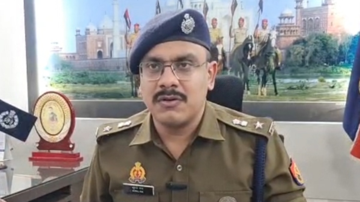 आगरा में जुआरियों पर पुलिस का शिकंजा, यमुना नदी से 26 जुआरी गिरफ्तार, थाना प्रभारी पर भी एक्शन