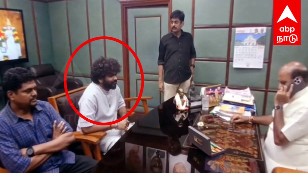 அரசுக்கு சொந்தமான ஹோட்டலை விலை பேசிய விக்னேஷ் சிவன்; அதிர்ச்சி அடைந்த அமைச்சர் Director Vignesh Sivan asked for a government owned hotel in Puducherry tnn அரசுக்கு சொந்தமான ஹோட்டலை விலை பேசிய விக்னேஷ் சிவன்; அதிர்ச்சி அடைந்த அமைச்சர்