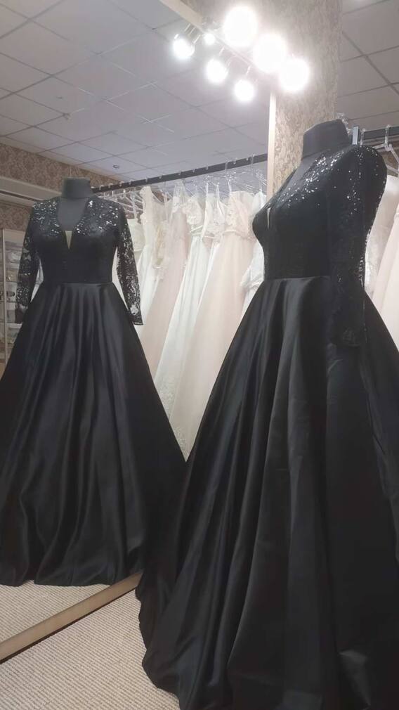 दिल्ली की इस मार्केट से किराए पर लें सगाई का गाउन, जानें- कितने रुपये देने होंगे?