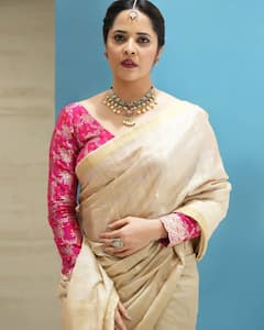 Anasuya Bharadwaj: రంగమ్మత్త చీర కట్టింది... రాణీలా బాహు బాగుంది కదూ!