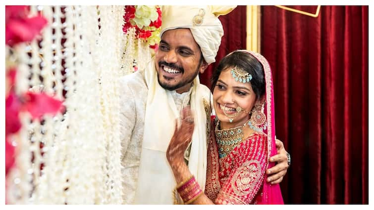 Panchayat Actor Aasif Khan Marries Zeba, See Wedding Pics