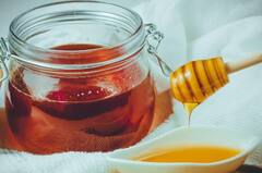 શિયાળામાં દરરોજ 1 ચમચી મધનું સેવન તમને આપશે આ ગજબના ફાયદાઓ, જાણો તેના વિશે