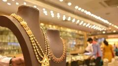 मोठी बातमी! चांदी 3000 हजारांनी स्वस्त, सोन्यातही मोठी घसरण; जाणून घ्या आजचा नेमका भाव काय?