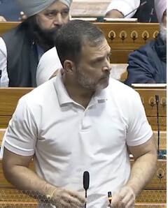 Parliament Session :'इंदिरा गांधी जी ने मुझे बताया कि सावरकर ने अंग्रेजों से समझौता..'- Rahul Gandhi