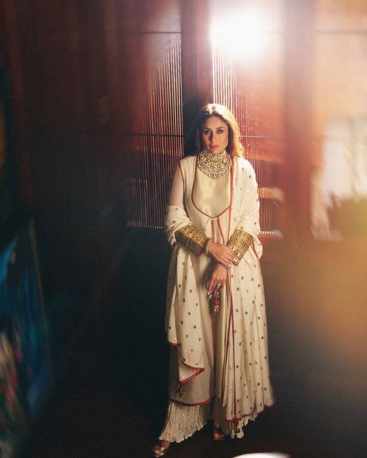 The ivory pure cotton silk kurta featured rust piping and tassels on the sides and neckline, while the inner shirt had gota work on the sleeves.