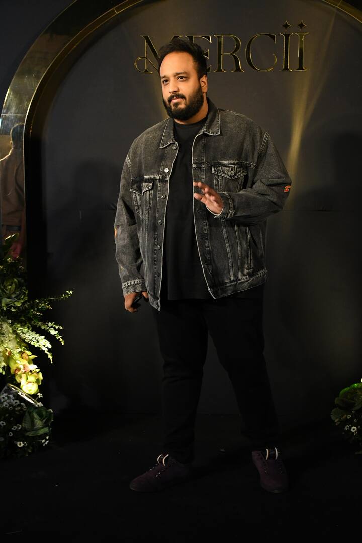 सलमान खान के भतीजे की बर्थडे पार्टी में उनके करीबी और नेता जीशान सिद्दीकी भी नजर आए.