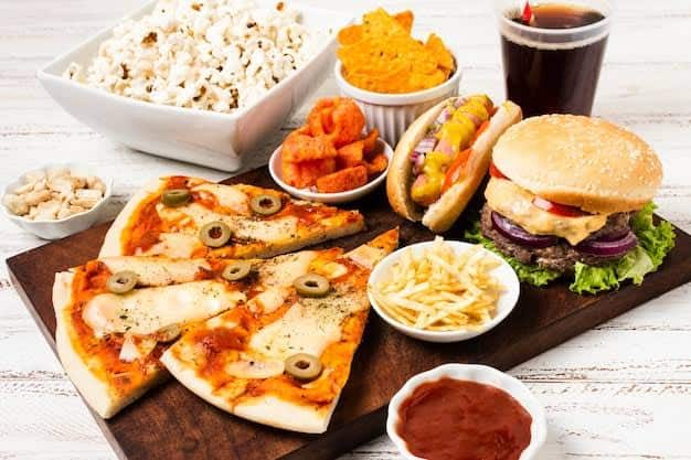 The research team says that fast food and ultra-processed foods contain a lot of sugar, unhealthy fat and preservatives. Cheese burgers, cold drinks, red meat and processed meat contain elements which can cause dangerous diseases like diabetes, heart disease and obesity. 5